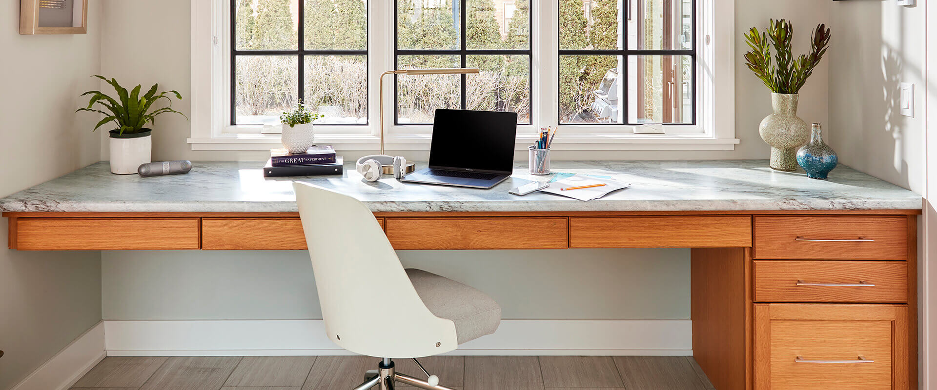 Sea Pearl Desk
